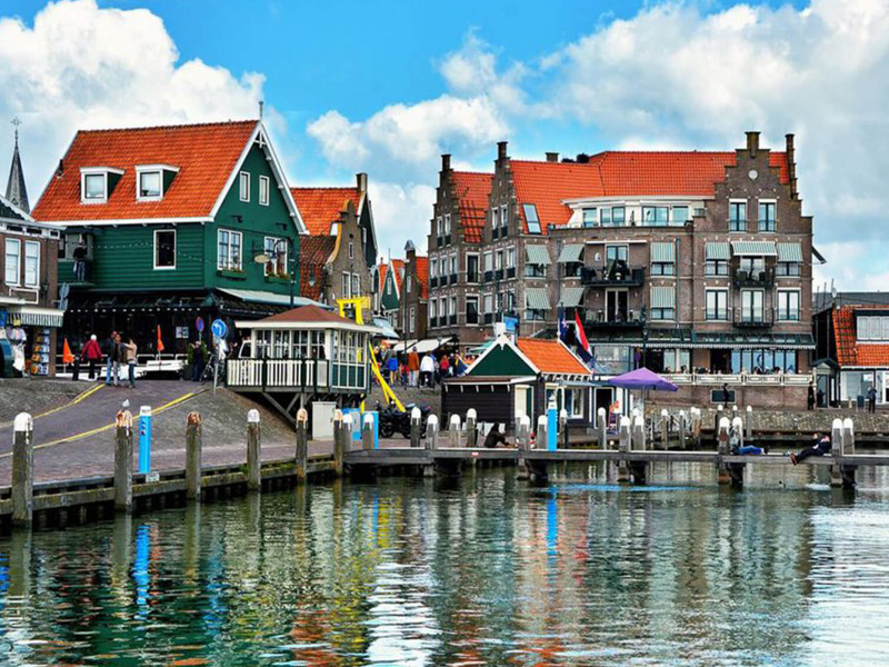 You are currently viewing Experiencing the traditional Dutch Waterland village of Volendam