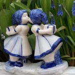 History of Dutch kissing statue