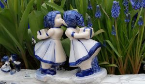 Read more about the article History of Dutch kissing statue